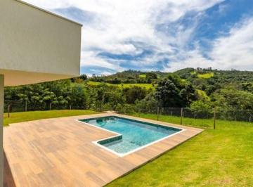 Casa · 240m² · 3 Quartos · 4 Vagas · Casa moderna em condomínio com piscina e segurança