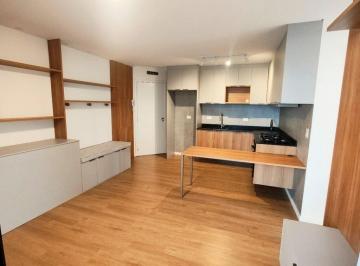 4b4907b0d557eb64b8653b36af7359a1eb109b18 · Apartamento com Suíte, móveis planejados, sacada com churrasqueira, Portão, Curitiba