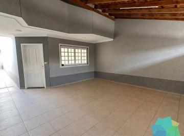 Casa · 190m² · 3 Quartos · 2 Vagas · Casa para alugar em Loteamento Terras De São Pedro E São Paulo de 190.00m² com 3 Quartos, 1 Suite e