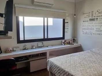 Casa Venda de 3 quartos · Casa para venda em Condomínio Lagos D'icaraí de 264.00m² com 3 Quartos, 3 Suites e 4 Garagens