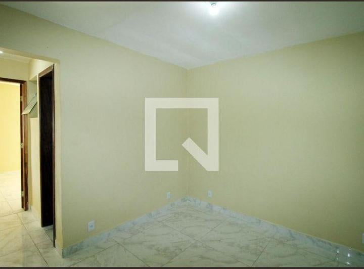 Foto do imóvel - Casa para aluguel em Vista Alegre, 2 quartos, quintal, aceita animais
