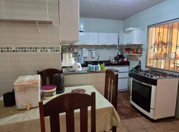 Casa · 200m² · 3 Quartos · 1 Vaga · Casa no 40 horas com 3/4 2 suites com quintal - Somente Avista