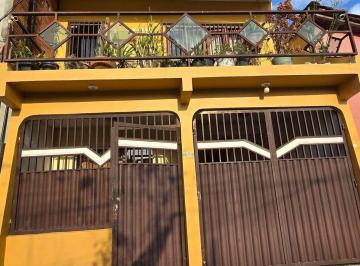 Casa · 200m² · 3 Quartos · 1 Vaga · Alugo Casa no 40 horas com 3/4 2 suítes com quintal