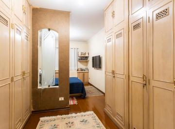 8b5cbac5-9b27-4a9f-b96a-c8cba5e45c69 · Aconchegante casa para venda em Vila Romana com 3 quartos, sendo 1 suíte, 282m²
