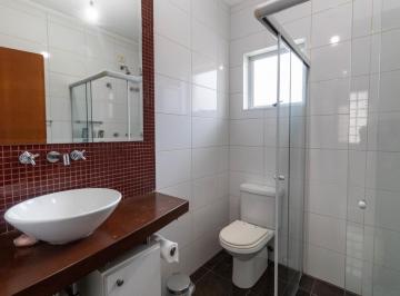 9665defa-1e88-4b7c-940d-4ffd4c056b08 · Confortável sobrado para venda em Alto da Lapa com 3 quartos, sendo 1 suíte, 330m²