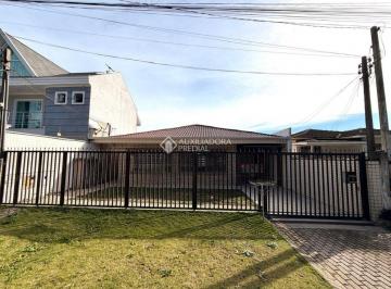 Casa · 300m² · 3 Quartos · Casa no Pinheirinho com 3 quartos, área gourmet e piscina aquecida