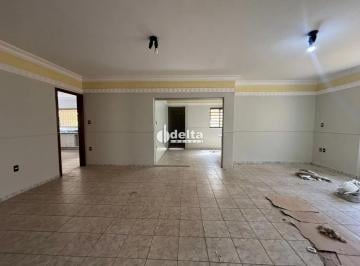 Casa · 375m² · 4 Quartos · 9 Vagas · Casa residencial com 4 quartos sendo 3 suítes disponível para venda no bairro Brasil em Uberlândia-M