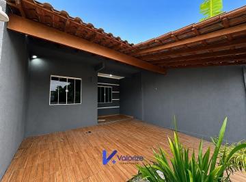 Casa · 90m² · 2 Quartos · 1 Vaga · Casa a 900 metros da praia em Praia de Leste.