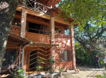 10dcfb3d · Casa, 6 dormitórios, 240 m², em Armação do Pântano do Sul