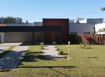 edf64e95ac2de96c83048cb8d04164d8d5ec8dc7 · Casa contemporânea com 3 suítes e piscina de frente para mata nativa no Santa Bárbara Resort Residen