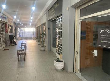 Comercial , Porto Alegre · Loja em galeria na Tristeza