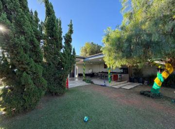 Casa de 2 quartos, Gama · Casa ponte alta norte, 2 quartos com suíte, churrasqueira gourmet, lote 890m², toda na laje