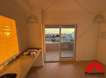 Foto 01 · Cobertura à venda em Santo Amaro: 1 quarto, sala 2 ambientes, Terraço amplo, 1 banheiro, 68 metros,