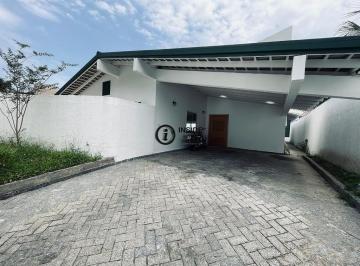 Casa · 290m² · 4 Quartos · 4 Vagas · Casa com 4 suítes à 50 metros do mar