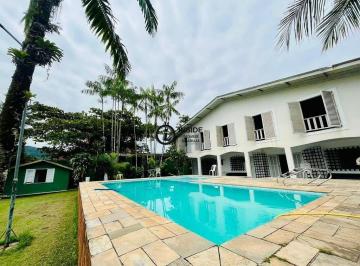 Casa · 700m² · 8 Quartos · 3 Vagas · Casa com 8 quartos à venda