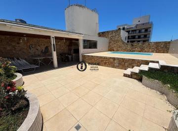 Apartamento · 250m² · 4 Quartos · 2 Vagas · Cobertura 4 quartos na enseada