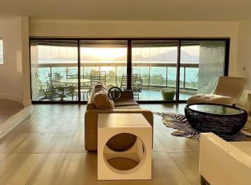 Apartamento · 224m² · 5 Quartos · 2 Vagas · Apartamento à venda com 5 suítes na enseada.