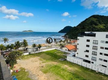 Apartamento · 202m² · 3 Quartos · 2 Vagas · Cobertura duplex com 3 suítes na praia do tombo
