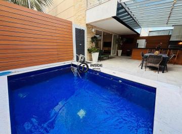 Casa · 350m² · 4 Quartos · 4 Vagas · Casa Triplex em condomínio com 4 suítes e piscina