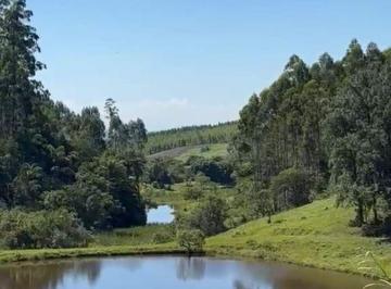 Rural de 2 quartos, Mogi das Cruzes · Oportunidade!!!
Venda de sítio de 10 alqueires há 2 km do centro de Sabaúna - Mogi das Cruzes - SP.