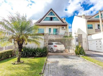 Casa de 2 quartos, Curitiba · Triplex com 4 Quartos sendo 2 Suítes e Churrasqueira