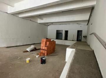 Comercial · 165m² · 10 Vagas · Loja em Matriz