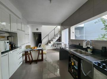 Casa · 180m² · 2 Quartos · 3 Vagas · Casa em Jardim Guapituba