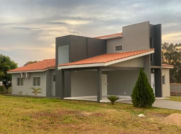 Casa · 450m² · 3 Quartos · Casa à Venda em Paranapanema: 3 Dorms, 2 Suítes por R$750 Mil