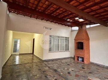 Casa · 158m² · 3 Quartos · 2 Vagas · Casa à Venda em Santa Cruz - 3 Dormitórios, 158m², R$460k