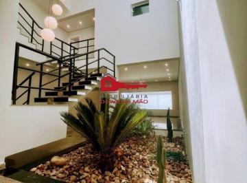 Casa · 244m² · 3 Quartos · 5 Vagas · Sobrado em Santo André