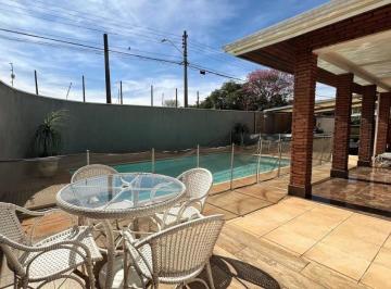 Casa · 207m² · 3 Quartos · 4 Vagas · Casa em Americana