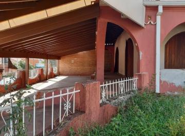 Casa · 322m² · 6 Vagas · Casa em Americana