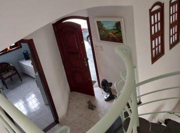 Casa · 220m² · 4 Quartos · 2 Vagas · Casa em Americana