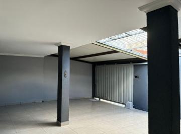 Casa · 210m² · 2 Quartos · 3 Vagas · Casa à Venda em Nova Americana: 2 Suítes, 210m², por R$960.000