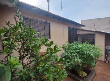 Casa · 140m² · 4 Quartos · 2 Vagas · Casa em Americana