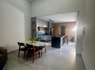 Casa · 150m² · 3 Quartos · 4 Vagas · Casa à Venda em Jaguari - 3 Dormitórios, 150m² por R$780k