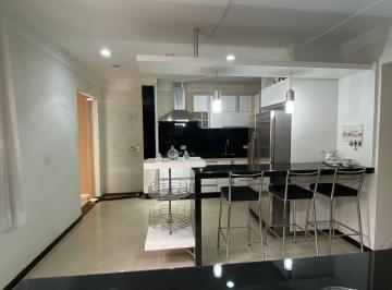 Casa · 217m² · 3 Quartos · 2 Vagas · Casa com 3 quartos à Venda no Jardim Mirandola / Americana