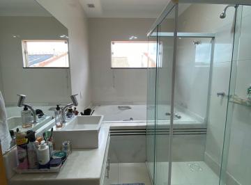 Casa · 217m² · 3 Quartos · 2 Vagas · Casa com 3 quartos à Venda no Jardim Mirandola / Americana