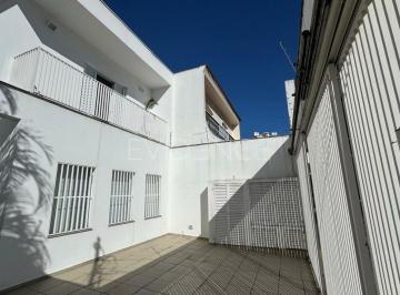 Casa · 220m² · 3 Quartos · 4 Vagas · Casa Moderna e Impecável em Localização Privilegiada - Espaço, Conforto e Potencial para Sua Família