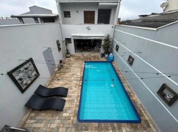 Casa · 265m² · 2 Quartos · 2 Vagas · Sobrado com piscina e quintal a venda na Vila Alzira Santo André