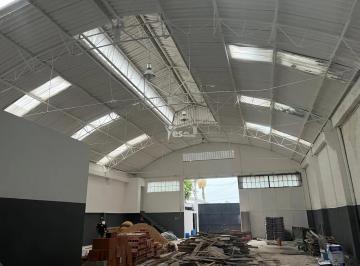 Comercial · 1350m² · 5 Quartos · Galpão para alugar no Bairro Campestre em Santo André