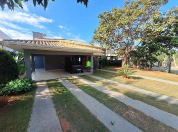 Casa · 284m² · 4 Quartos · Casa térrea encantadora em estilo colonial no Cond. Veredas da Lagoa