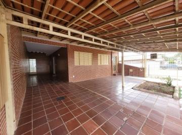 Casa de 4 quartos, Brasília · QE 28 EXCELENTE DE ESQUINA 4 QUARTOS COM CASA DE FUNDOS