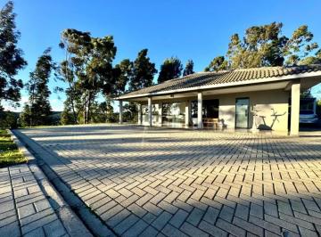 Foto 1 ·
Chácara em Araucária com Residência de 3 dormitórios, área gourmet e vista pano