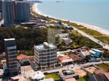 Apartamento · 188m² · 3 Quartos · 1 Vaga · Apartamento tipo garden em Balneario Picarras, Itacolomi - 3 Quartos sendo (1 suite) com vista mar.