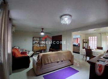 Casa · 222m² · 4 Quartos · 2 Vagas · Sobrado em Rua Professor Bento Águido Vieira - Trindade - Florianópolis/SC