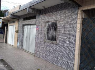 Casa de 3 quartos, Fortaleza · Casa pra venda no Jardim Iracema, 32 suítes e quintal