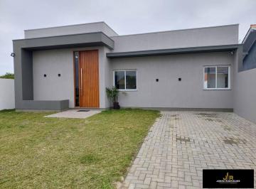 Casa · 2 Quartos · 1 Vaga · Casa em alto padrão com piscina em Imbé