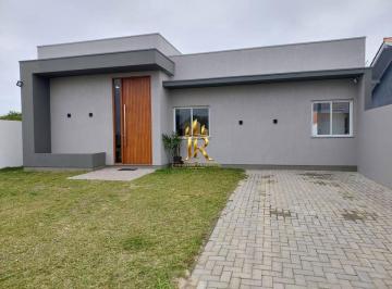 Casa · 2 Quartos · 1 Vaga · Casa em alto padrão com piscina em Imbé