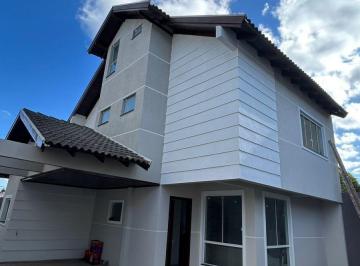 Casa de 3 quartos, Curitiba · Sobrado 3Q 150m2, quintal e churrasqueira